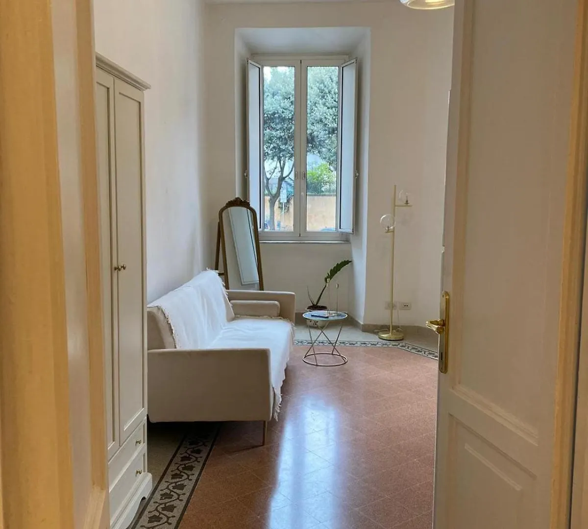 Charming Apartment In San Pietro Rome